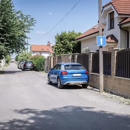 Elisabeth By Pyramid Apartman